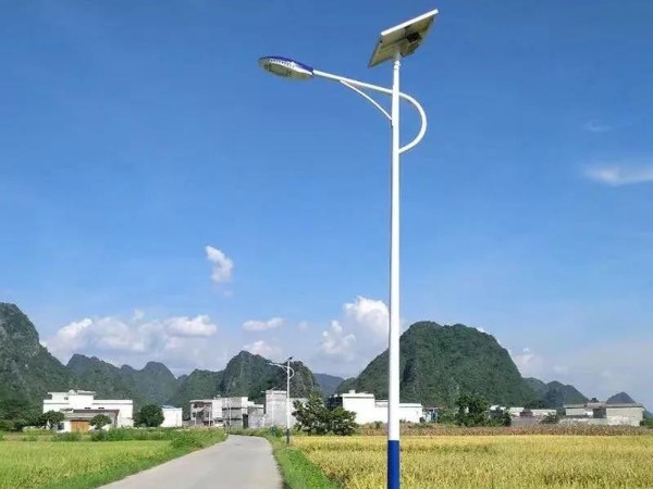 安裝太陽(yáng)能光伏發(fā)電路燈供電時(shí)容易犯的錯(cuò)誤--星火咨詢